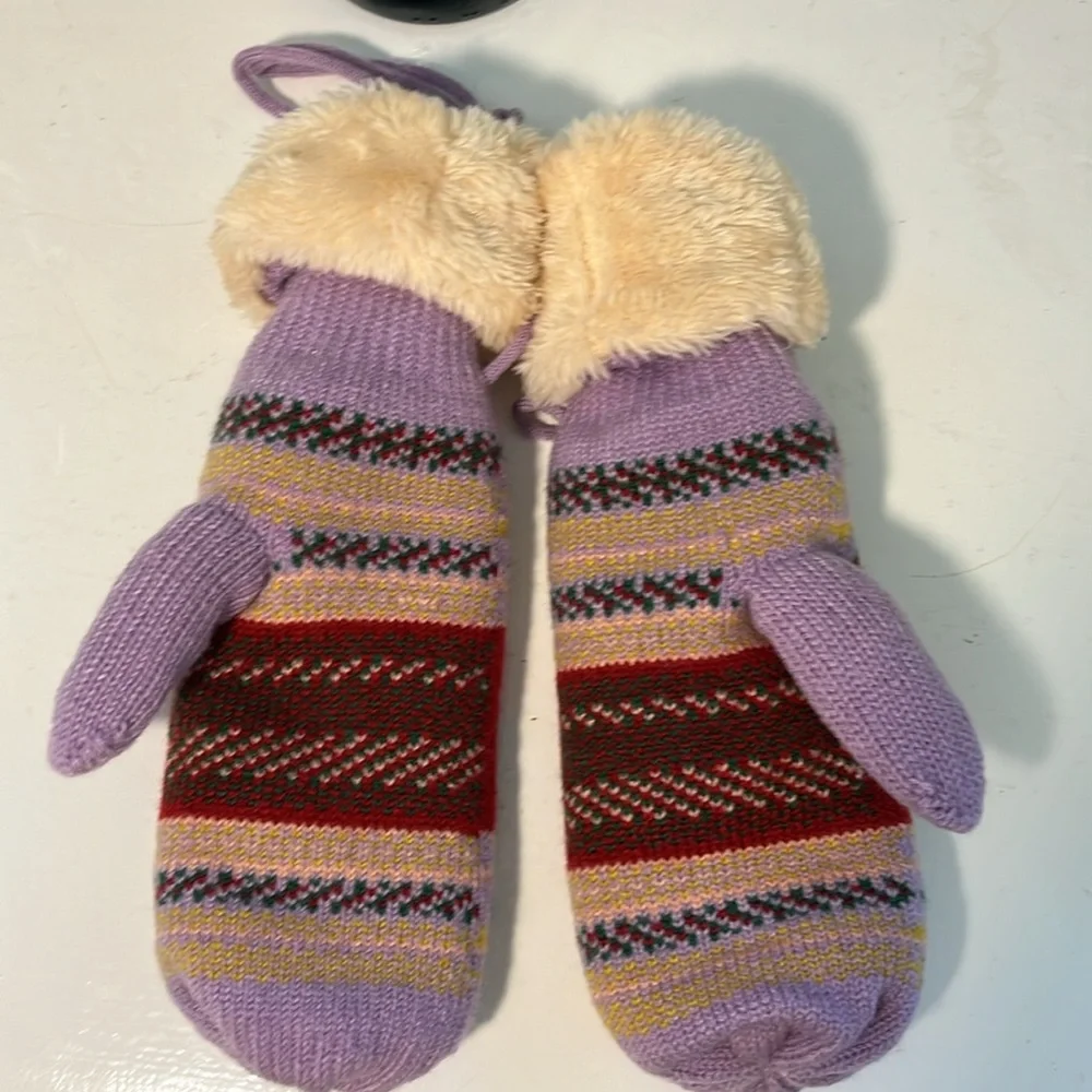 J & C Deer Soft and Cozy Mittens NEW WITH TAGS